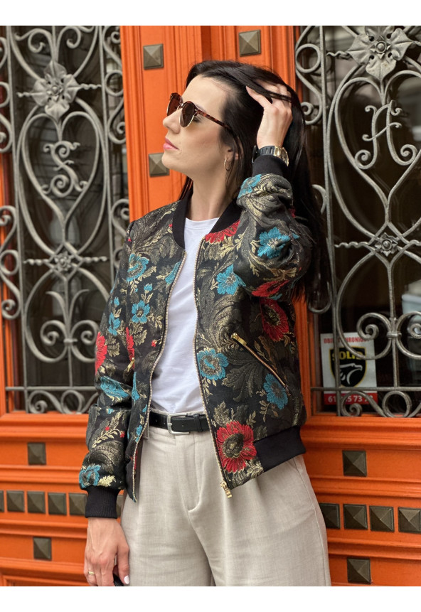 czarna kurtka damska we wzory z ściągaczami MoWo Fashion