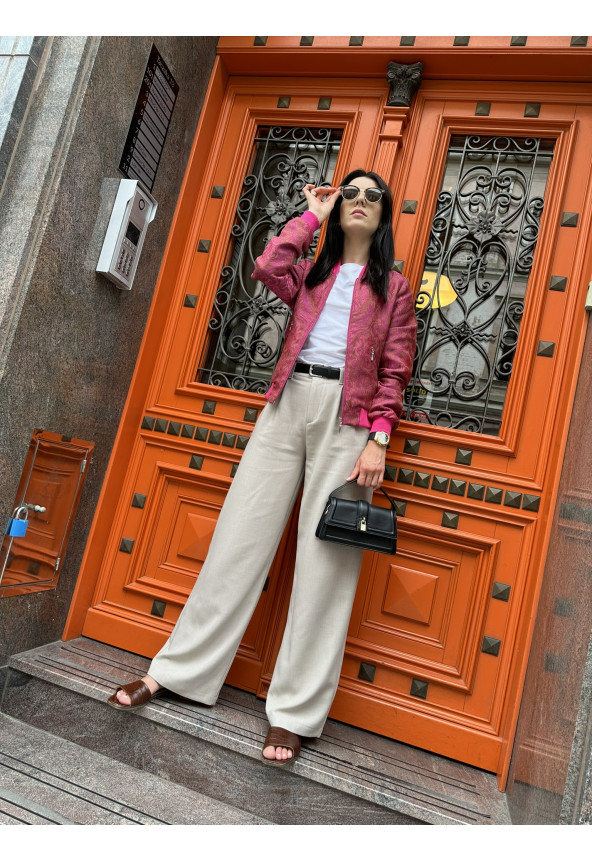 ciemny róż kurtka damska w kwiaty z ściągaczami MoWo Fashion